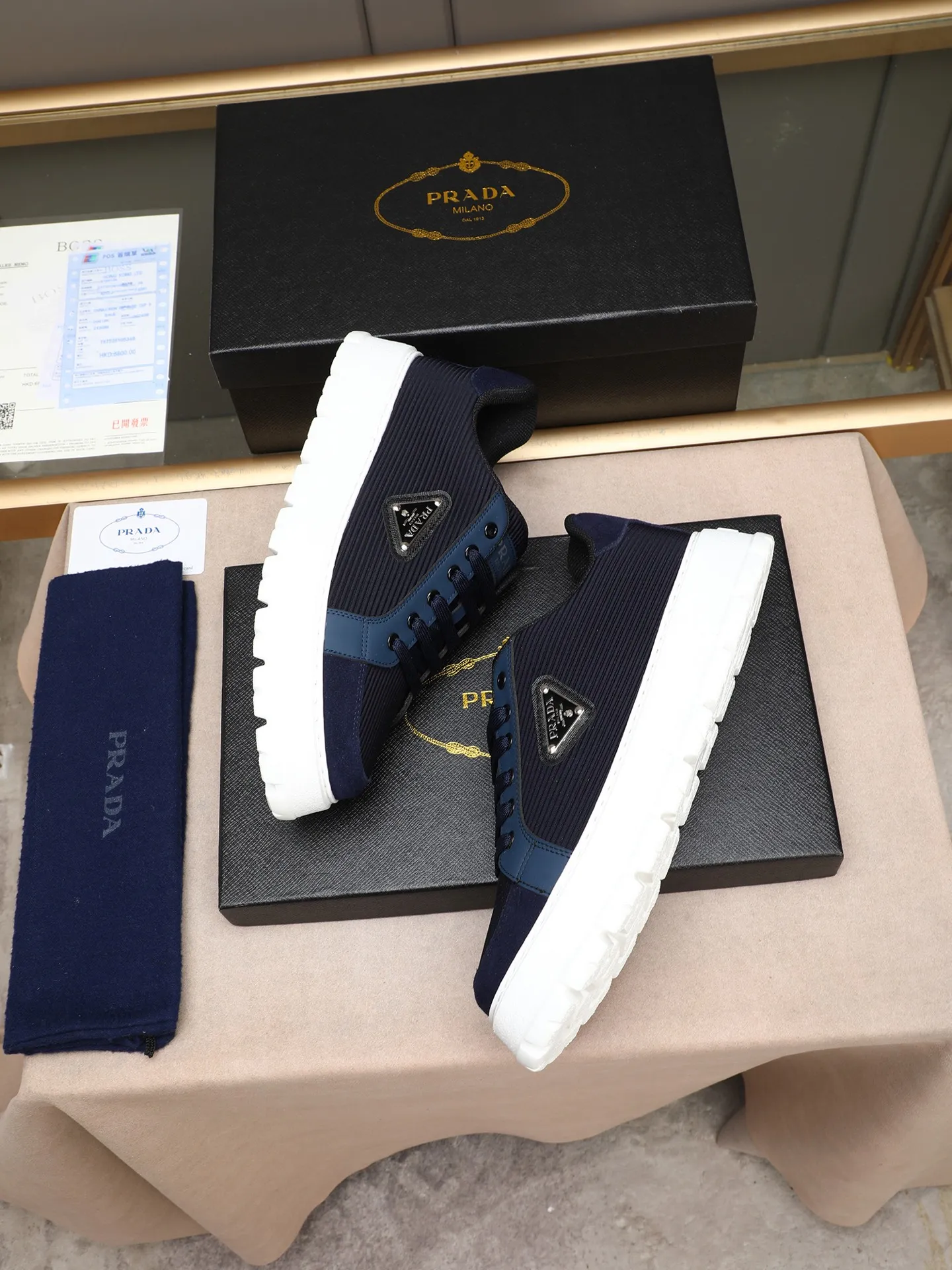 Men's Men's Shoes 💰440 Prada/Prada Men's new casual shoes, this sports shoe is made of imported calfskin upper with breathable mesh and breathable mesh lining. The foot pads are made of sheepskin, and the outsole is made of non-slip sports exclusive rubber outsole with logo. It feels good on the feet and is a fashionable item! Size: 38-44 (45 customized)